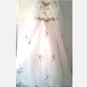 Strapless princess wedding dress/modern renaissance ball gown 18-20 DRYCLEANED